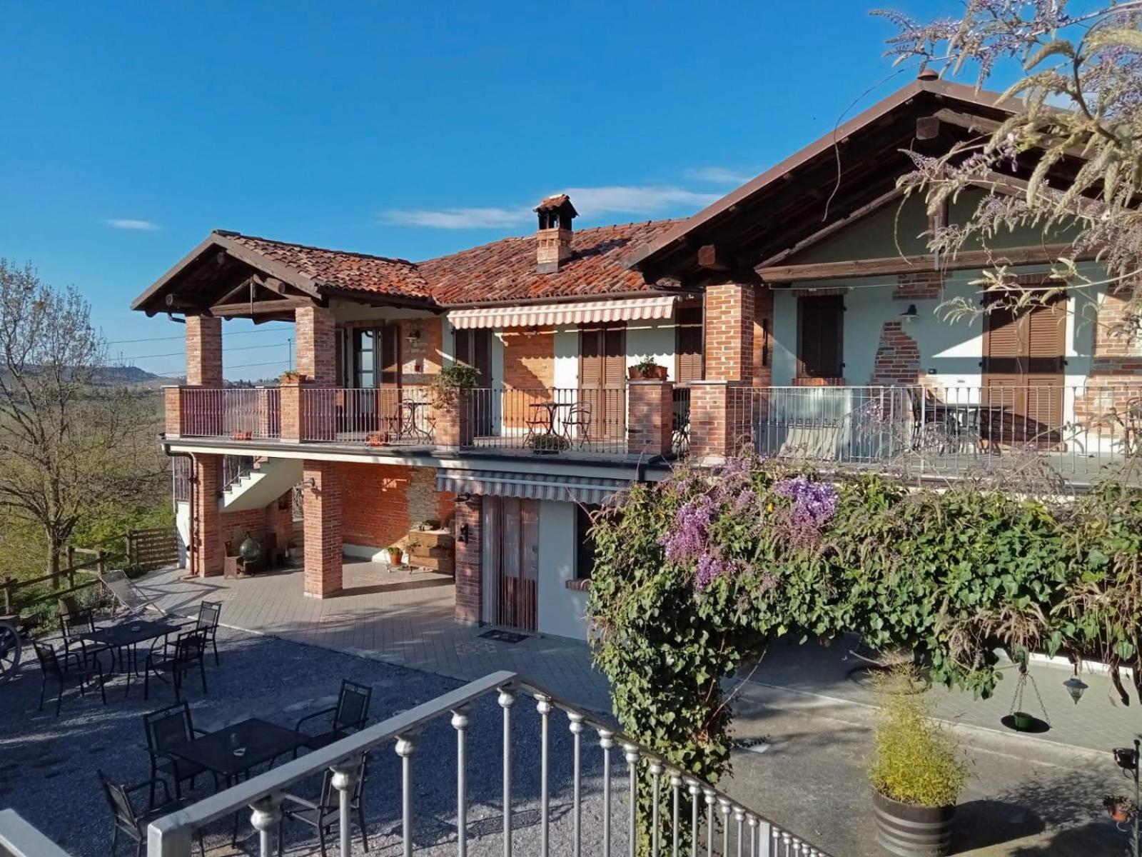 Agriturismo Bric Di Gai Monforte dʼAlba Zewnętrze zdjęcie