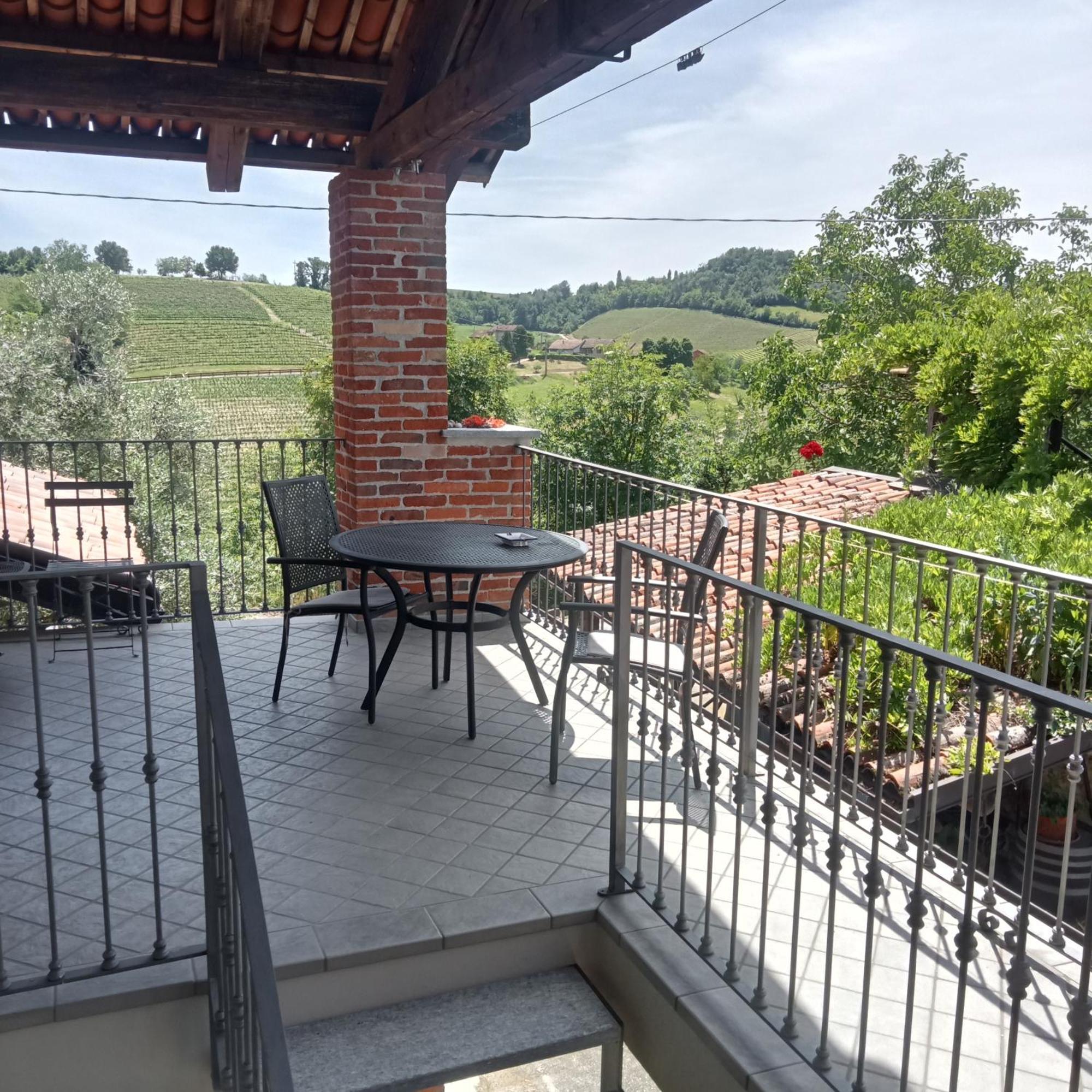 Agriturismo Bric Di Gai Monforte dʼAlba Zewnętrze zdjęcie